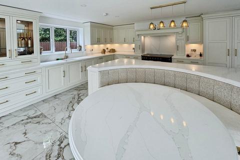 5 bedroom detached house for sale, Common Edge Road, Lancashire FY4