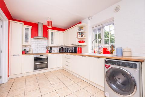 120 Gander Green Lane, Sutton, SM1 2HH