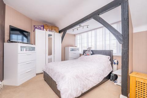 120 Gander Green Lane, Sutton, SM1 2HH