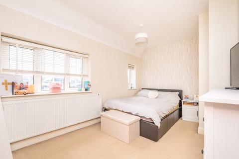 120 Gander Green Lane, Sutton, SM1 2HH