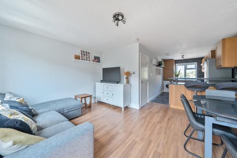 undefined, Oakmead Place, Collier's Wood Borders CR4