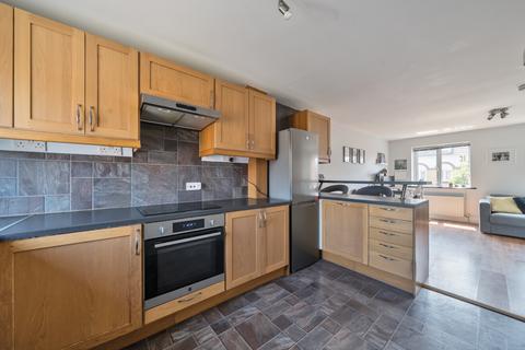 2 bedroom apartment for sale, Oakmead Place, Collier's Wood Borders CR4
