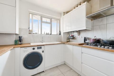 undefined, Grand Drive, London SW20