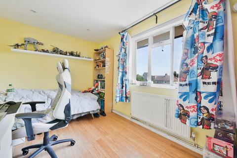 undefined, Grand Drive, London SW20
