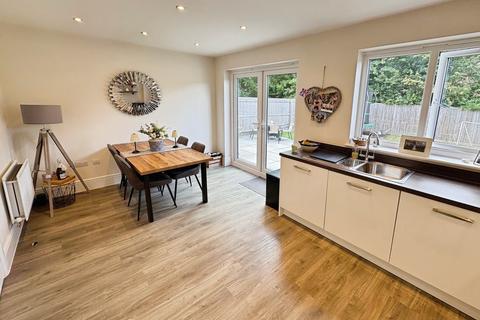 3 bedroom semi-detached house for sale, Heritage Court, Huddersfield HD8