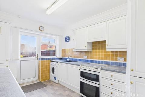 2 bedroom bungalow for sale, Tanya Gardens, North Yorkshire TS5