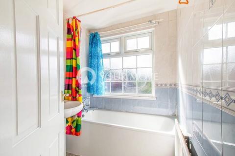 3 bedroom semi-detached house to rent, Westland Road, West Yorkshire LS11