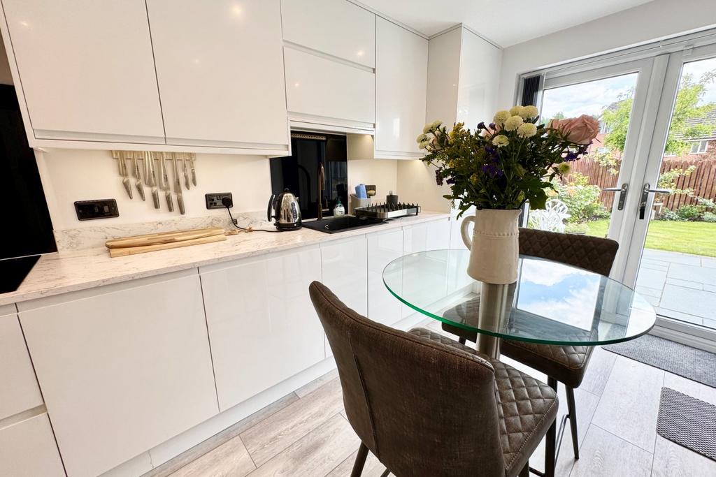 Kitchen/Dining