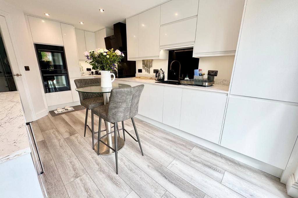 Kitchen/Dining