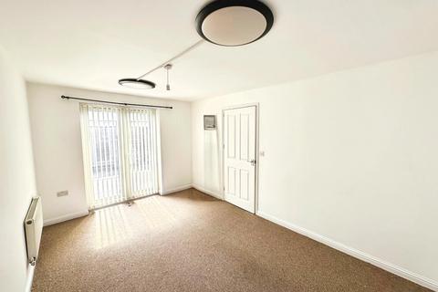 3 bedroom semi-detached house to rent, Hacking Street, Greater Manchester M7
