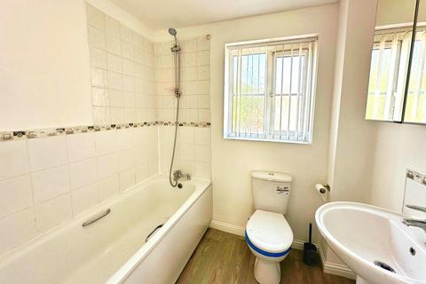 3 bedroom semi-detached house to rent, Hacking Street, Greater Manchester M7