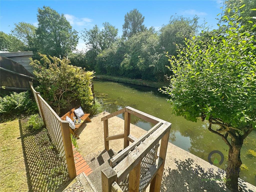 Garden & Mooring