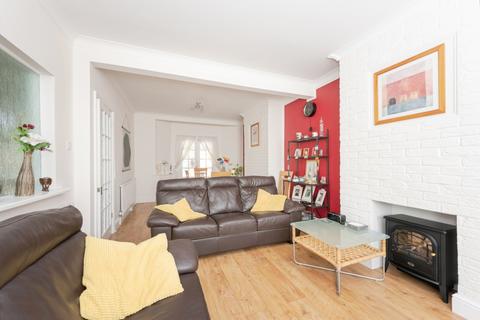 8 Priory Road, Hounslow, TW3 2RA