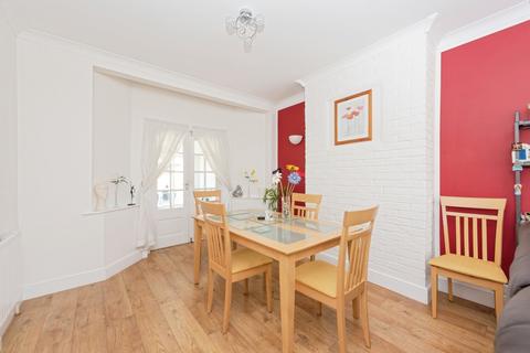 8 Priory Road, Hounslow, TW3 2RA