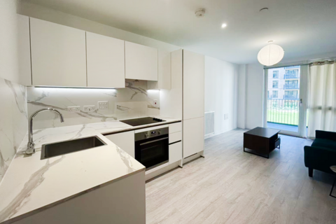 Studio to rent, Arusha Court, London UB3