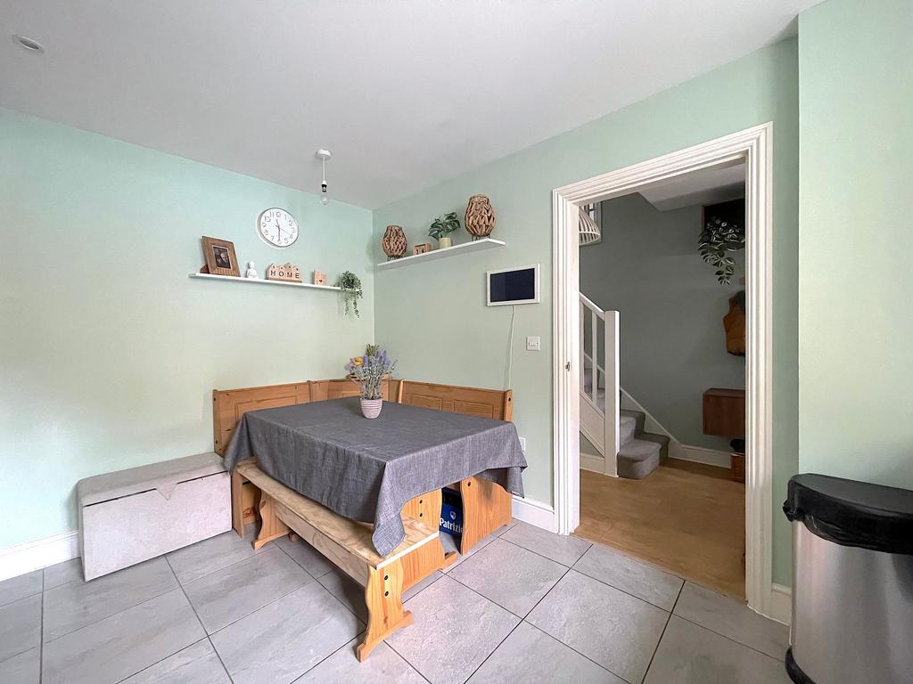 Kitchen/Dining Room (3)