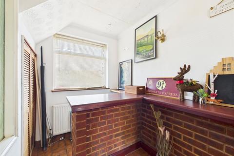 17 Windrush Road, Tuffley, Gloucester, GL4 0JR