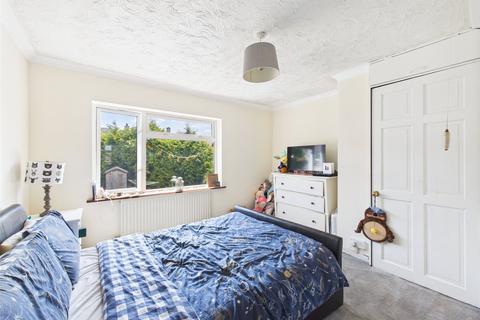 17 Windrush Road, Tuffley, Gloucester, GL4 0JR