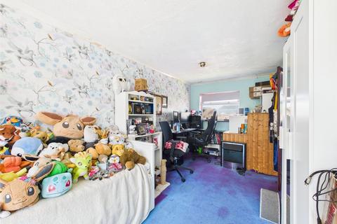 17 Windrush Road, Tuffley, Gloucester, GL4 0JR