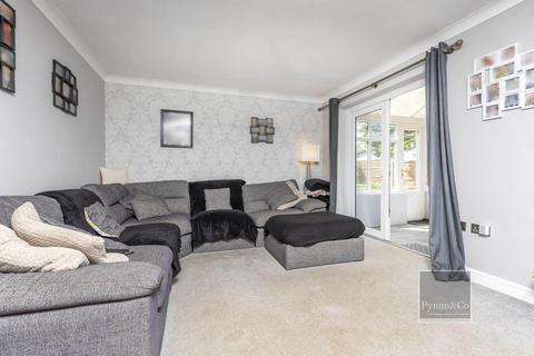 3 bedroom semi-detached house for sale, Mortimer Close, Norwich NR17