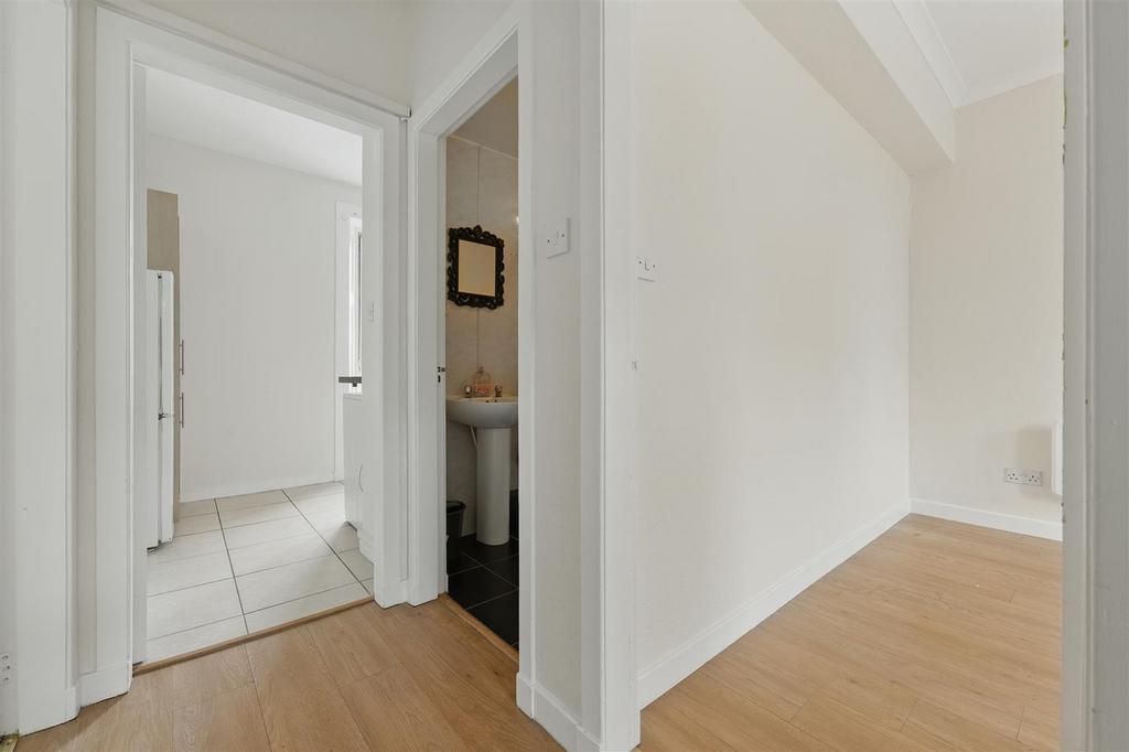 27c Carnegie Drive004.jpg