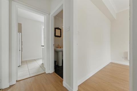 2 bedroom flat for sale, 27C Carnegie Drive, Dunfermline, KY12 7AN