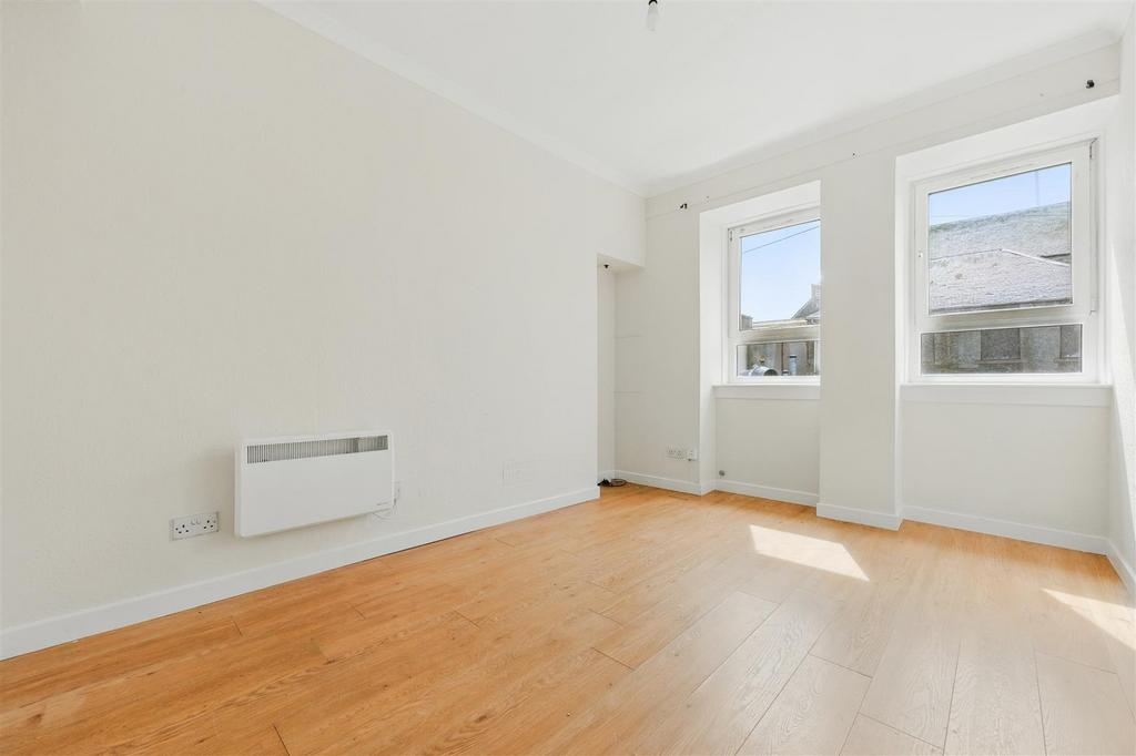 27c Carnegie Drive008.jpg