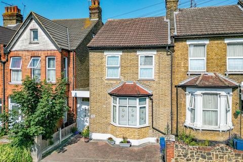 3 bedroom end of terrace house for sale, SHAKESPEARE DRIVE, Westcliff-On-Sea