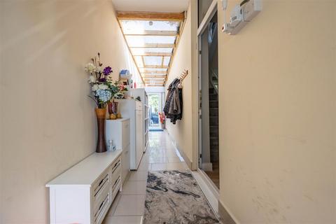 3 bedroom end of terrace house for sale, SHAKESPEARE DRIVE, Westcliff-On-Sea