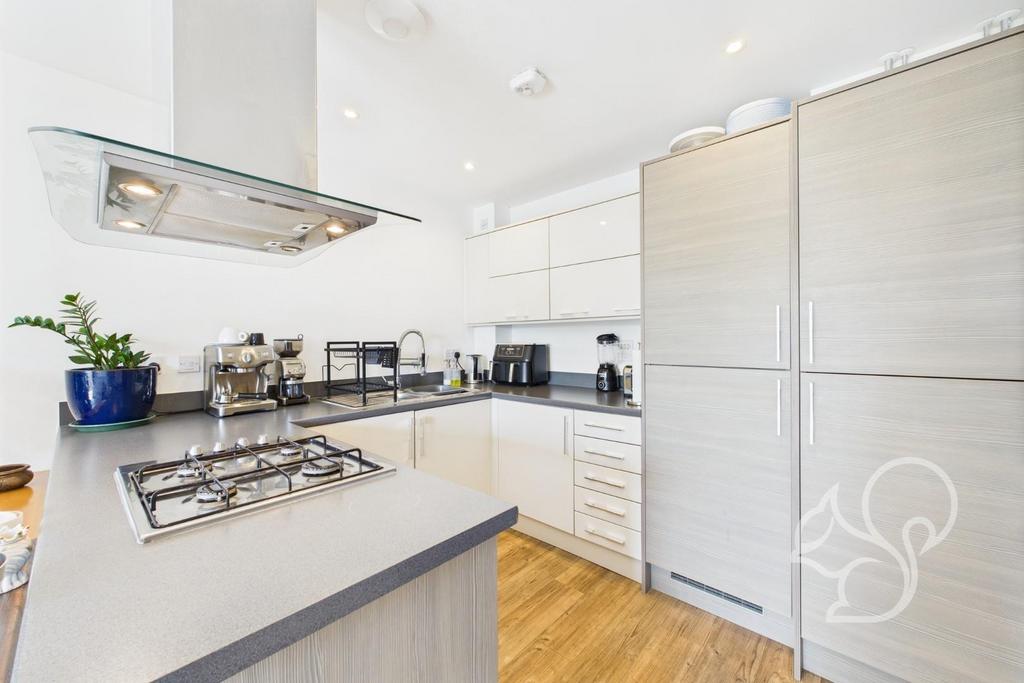 CAM05287 G0-PR0086-STILL002.jpg