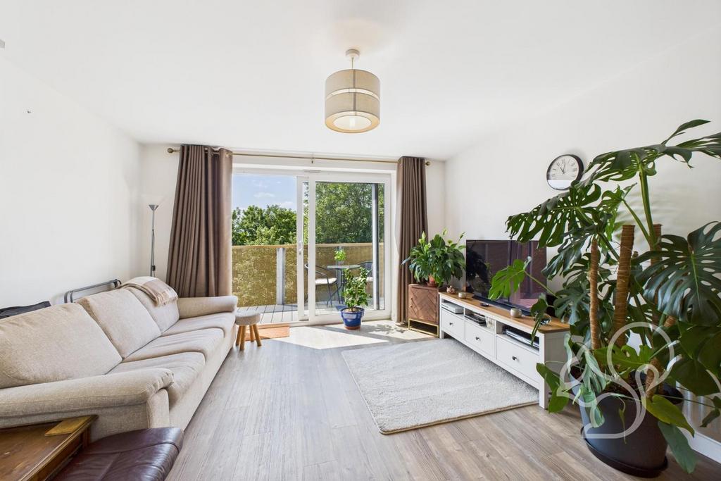 CAM05287 G0-PR0086-STILL005.jpg