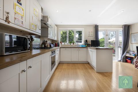 5 bedroom semi-detached house for sale, South Lodge Drive, Oakwood, London, N14