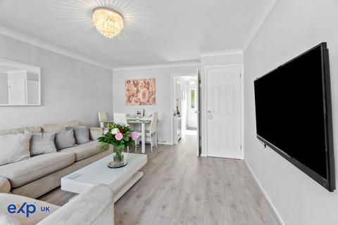 24 Cricketers Close, Chessington, KT9 1NL