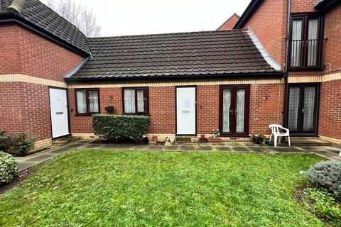 1 bedroom flat for sale, Golding Court, Ilford