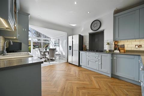 30 Westcroft Gardens, Morden, SM4 4DL