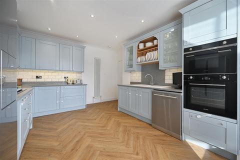 30 Westcroft Gardens, Morden, SM4 4DL