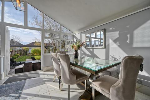 30 Westcroft Gardens, Morden, SM4 4DL