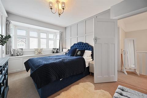 30 Westcroft Gardens, Morden, SM4 4DL