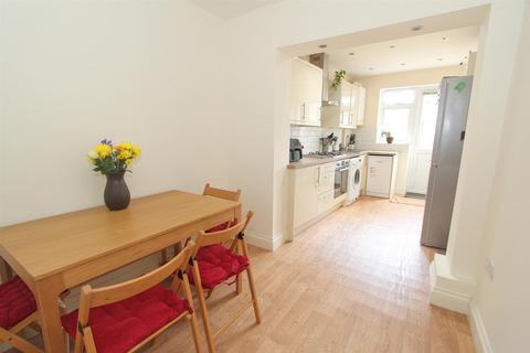 3 Wellow Walk, Carshalton, SM5 1QJ