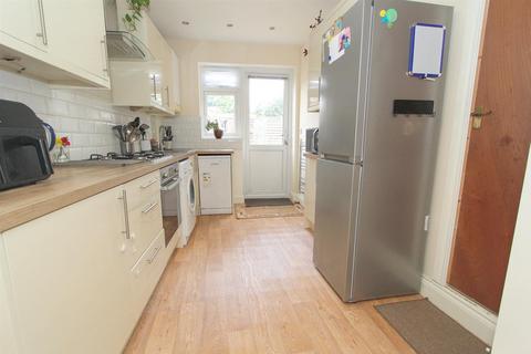 3 Wellow Walk, Carshalton, SM5 1QJ