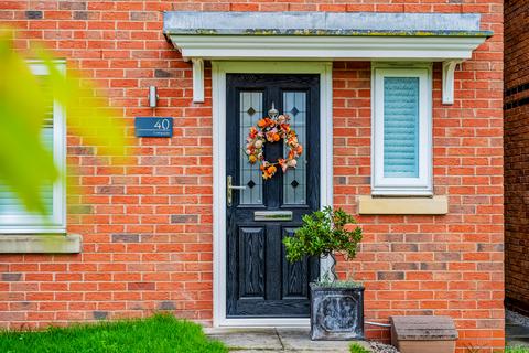 4 bedroom detached house for sale, Ferryside, Thelwall