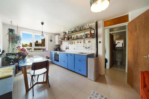 3 bedroom apartment for sale, Gautrey Road, London SE15
