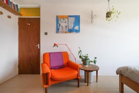 3 bedroom apartment for sale, Gautrey Road, London SE15