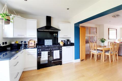 undefined, Bluebridge Road, Brookmans Park AL9