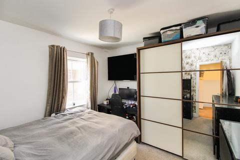 2 bedroom flat for sale, Station Way, Crawley, West Sussex. RH10 1DB