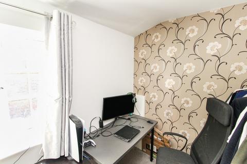 2 bedroom flat for sale, Station Way, Crawley, West Sussex. RH10 1DB