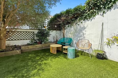 3 bedroom terraced house for sale, Queens Park Road, Brighton, BN2