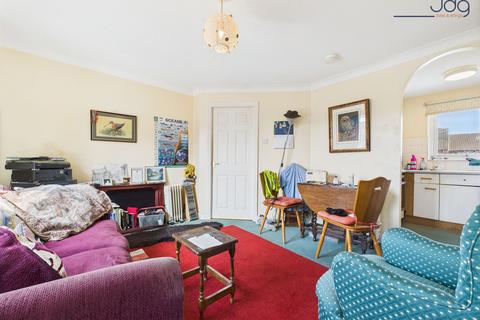 1 bedroom flat for sale, Washburn Court, Grovesnor Park | First floor one bedroom apartment