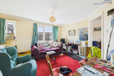 1 bedroom flat for sale, Washburn Court, Grovesnor Park | First floor one bedroom apartment