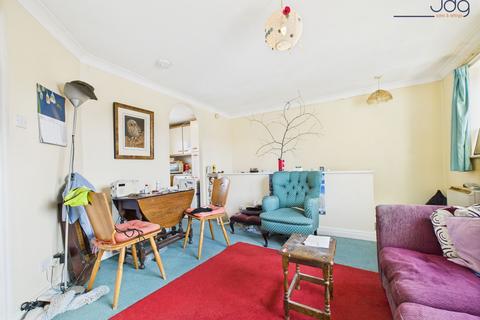 1 bedroom flat for sale, Washburn Court, Grovesnor Park | First floor one bedroom apartment